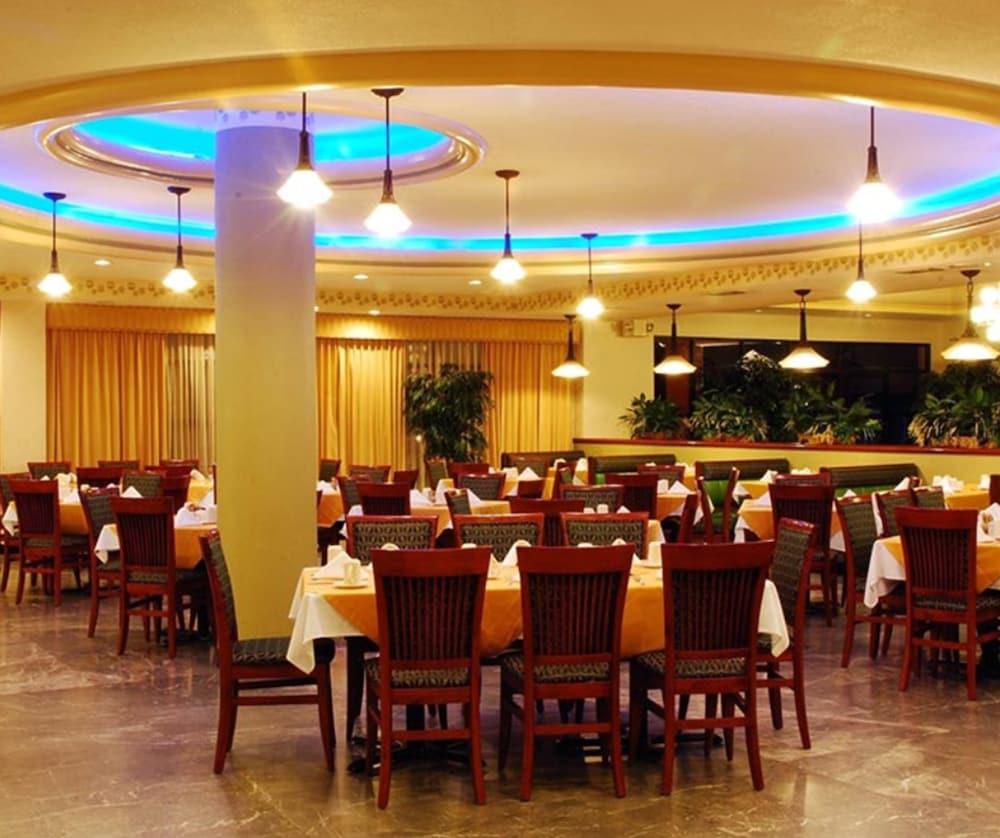 Hotel Royal Garden Reynosa Esterno foto