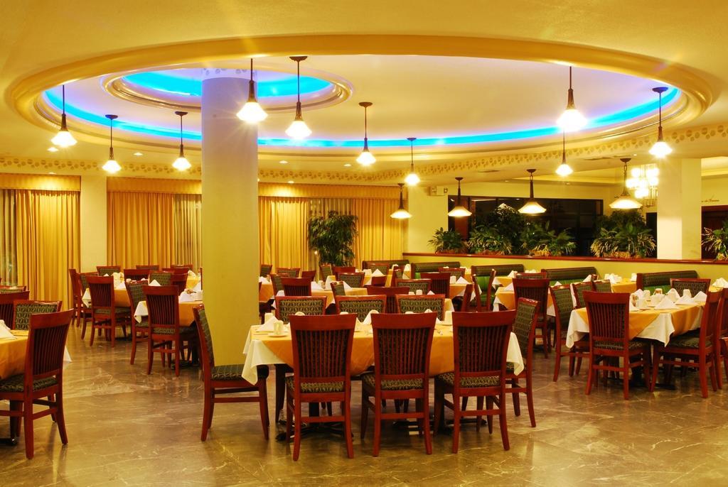 Hotel Royal Garden Reynosa Esterno foto
